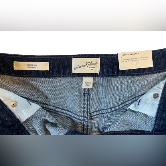 Universal Thread Vintage Stretch Midi Shorts - Picture 4 of 6